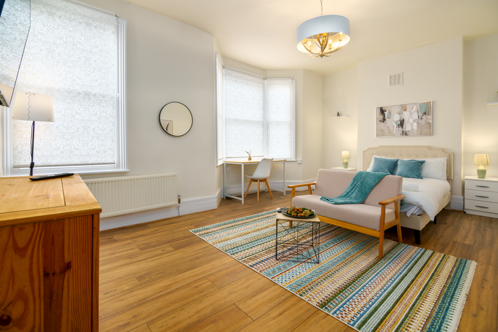24 AGAMEMNON ROAD — Room M1