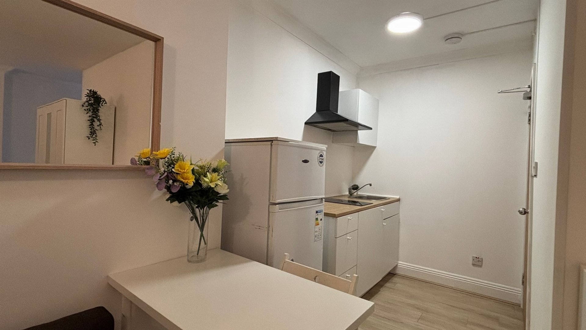 2 Balmoral House, 12 Lanark Square — Room 4