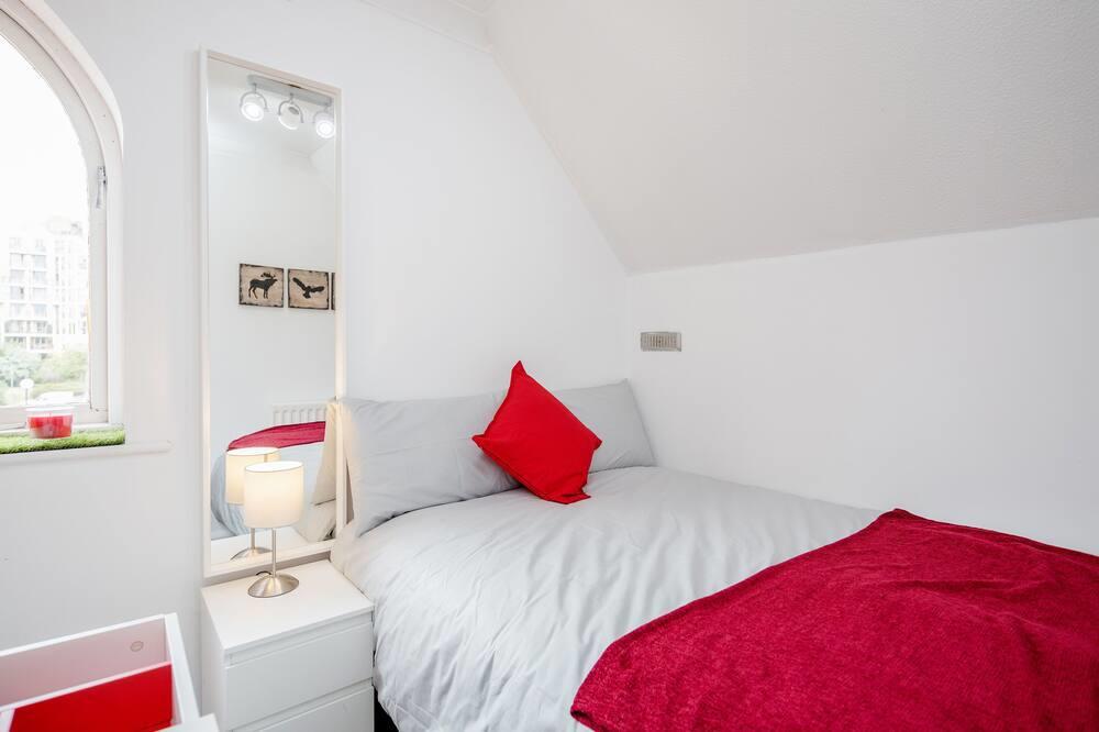Welland Mews — D3
