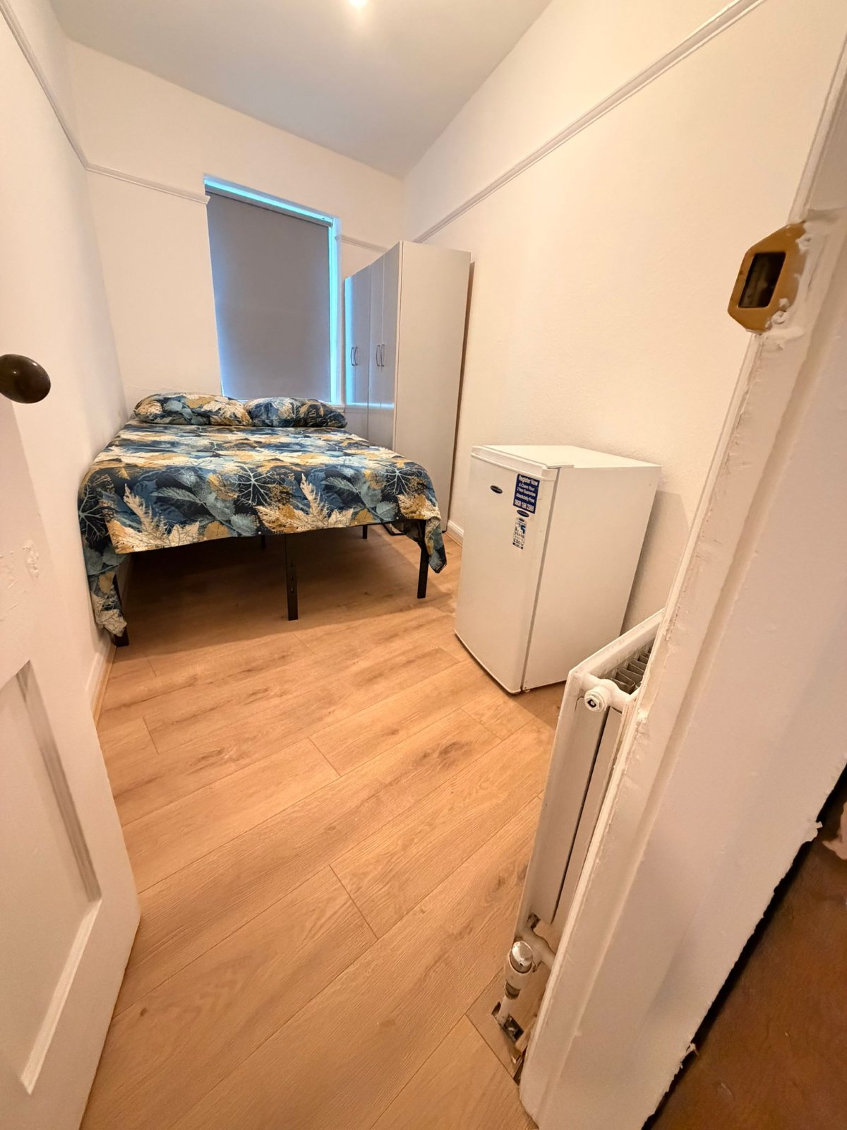 Neasden Lane, Neasden — Room En-suite